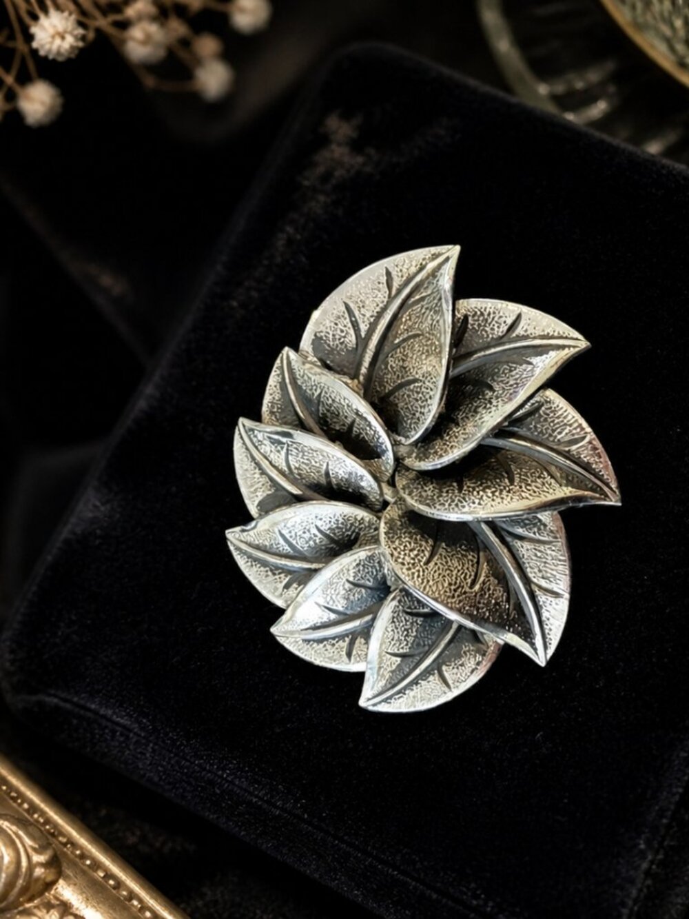 Vintage Signed Marvella Silver Tone Leaves Floral Brooch‎ Pin